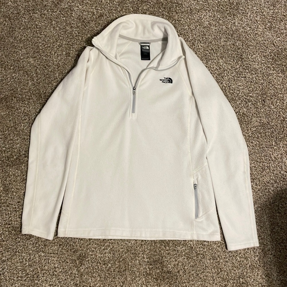 White north face pull over